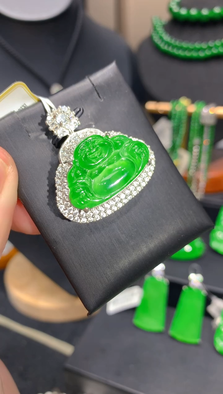 颈饰未镶嵌翡翠4一季