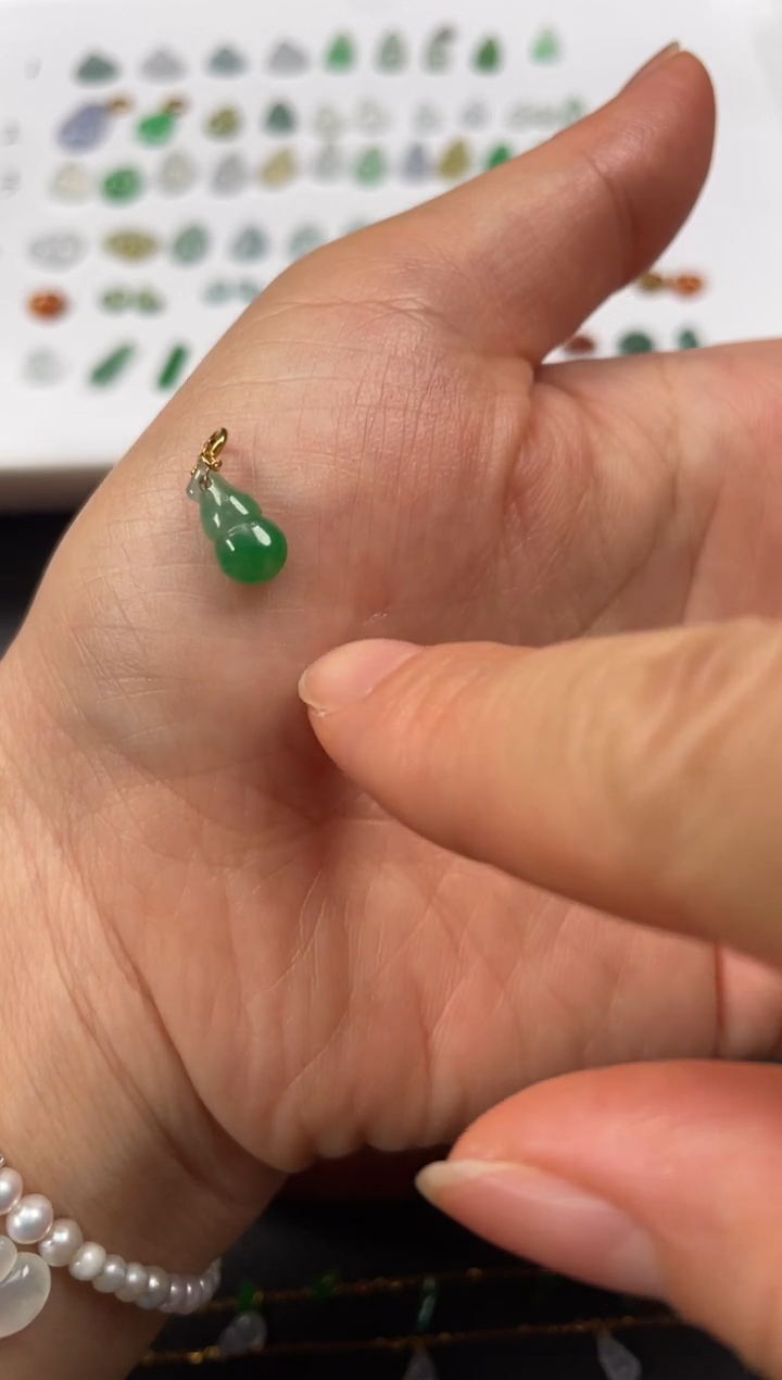 吊坠(不含链)18K金镶嵌翡翠一个JK358