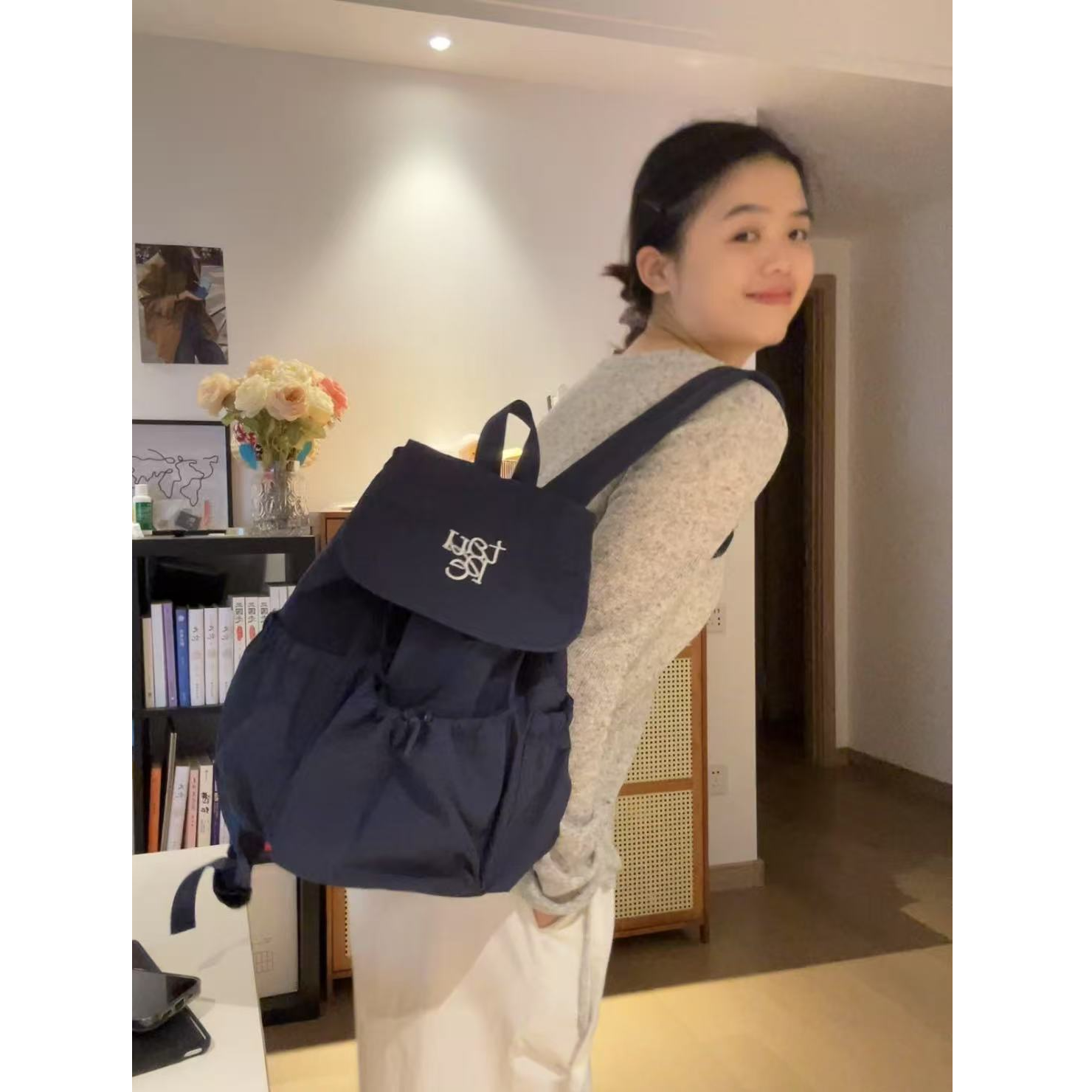 ins同款双肩包 韩版字母尼龙帆布包