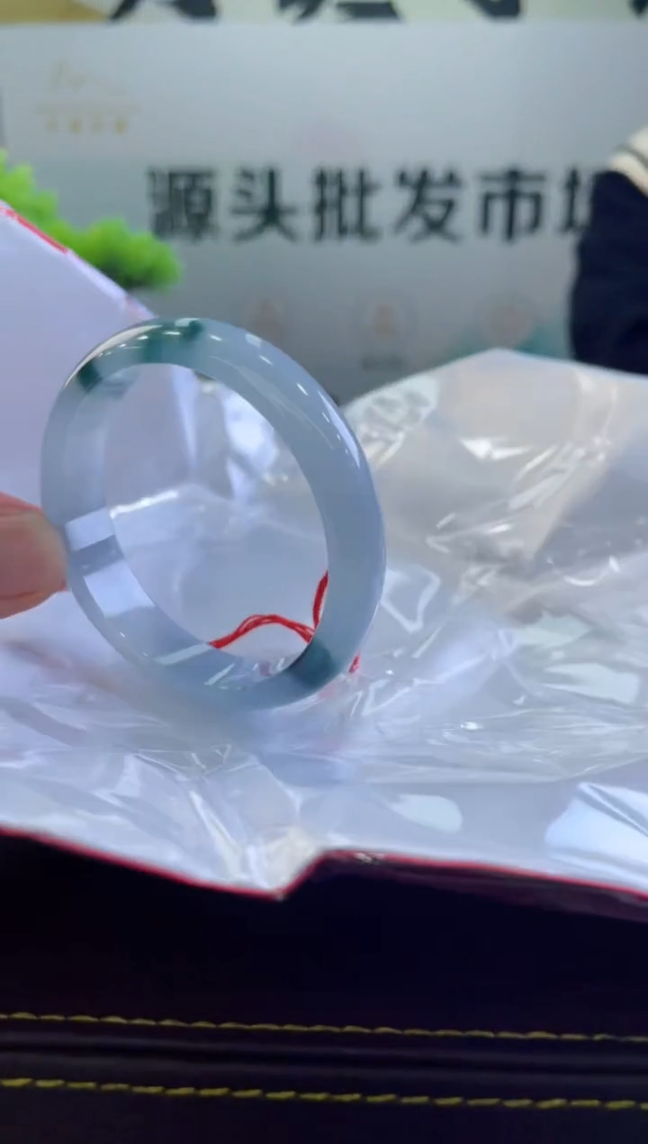 【闪购商品】翡翠手镯（贵妃镯）未镶嵌手镯