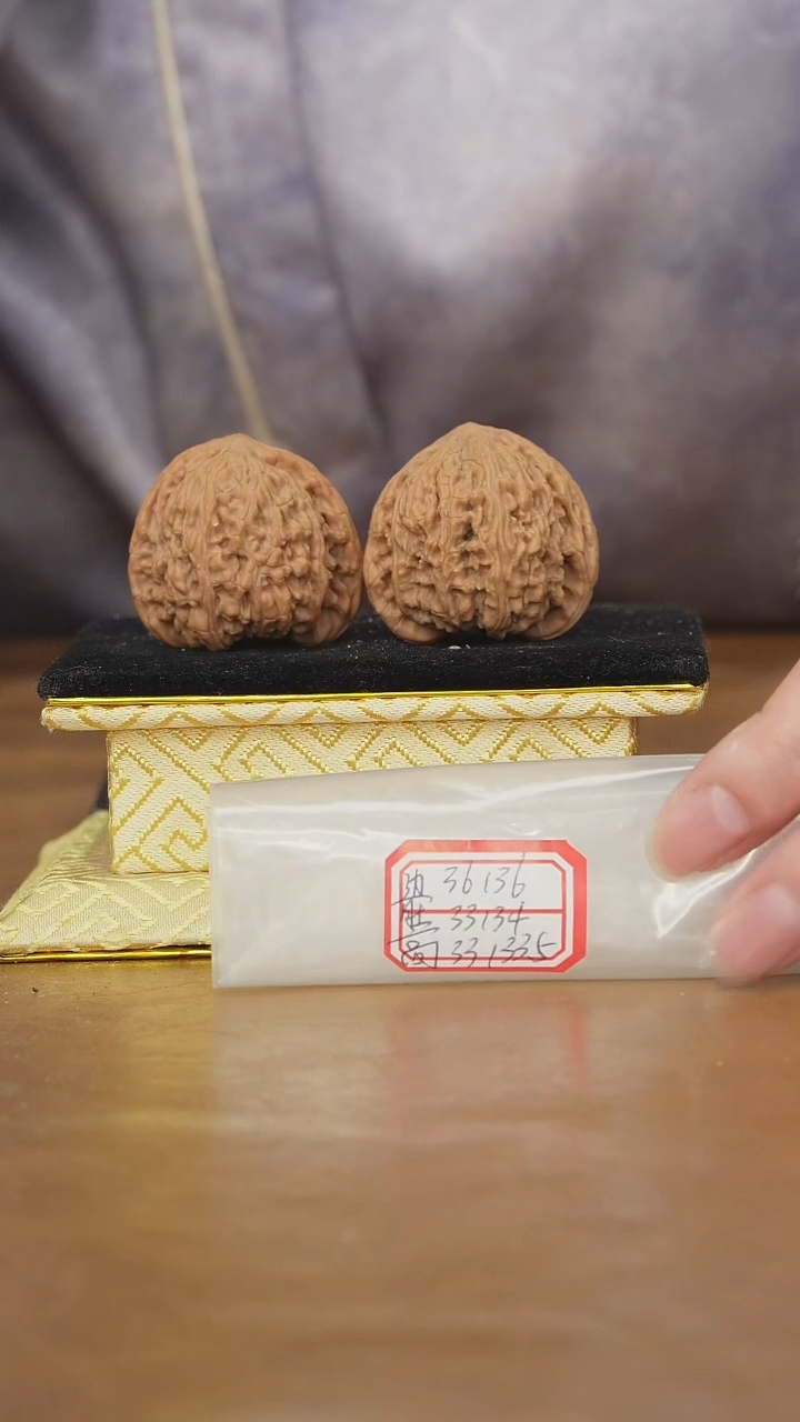 把件文玩核桃密纹狮子头