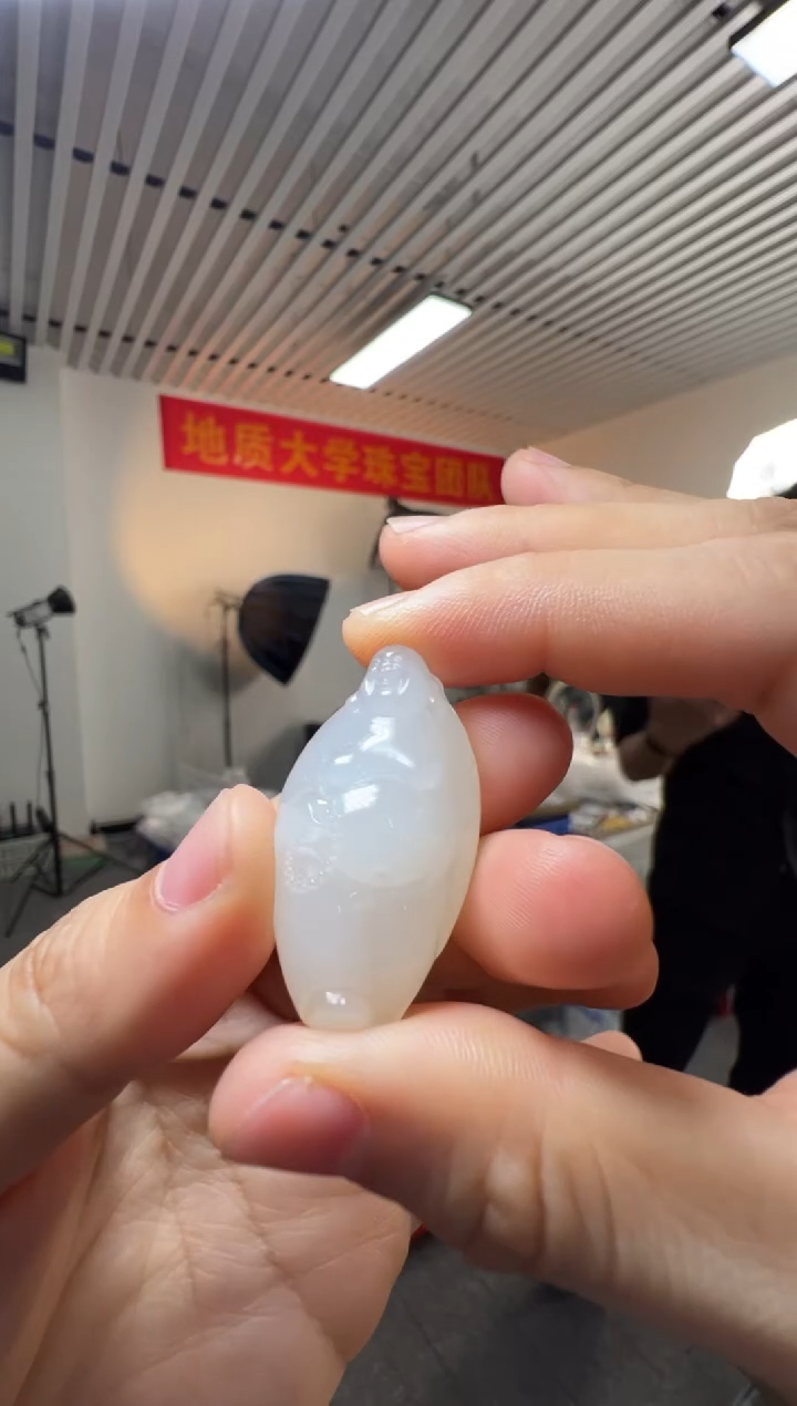 和田玉未镶嵌吊坠(不含链)约19*35mm和田玉白玉站佛吊坠