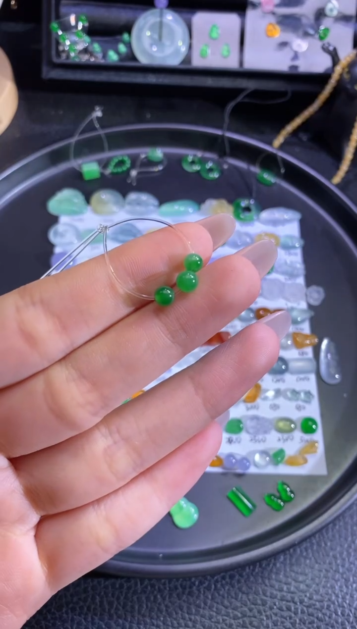 未镶嵌挂件翡翠珠子