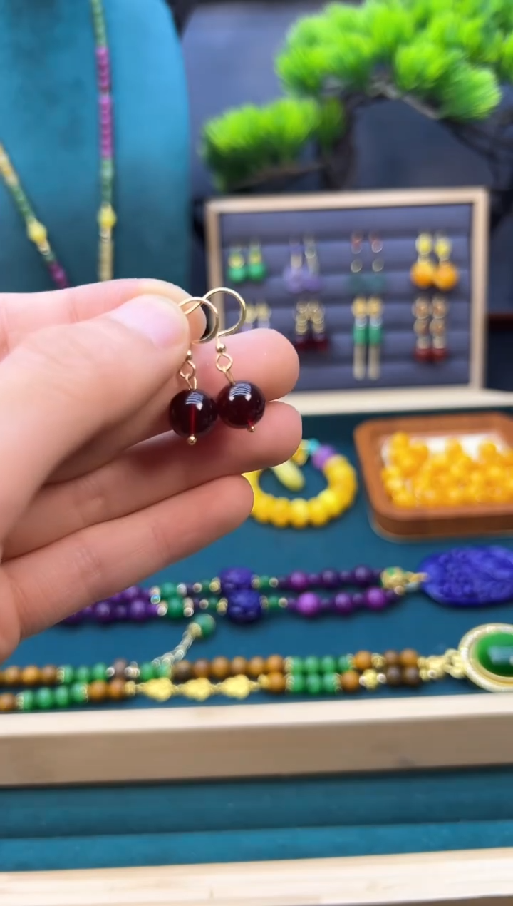 【闪购商品】血珀耳饰14K金镶嵌E29       