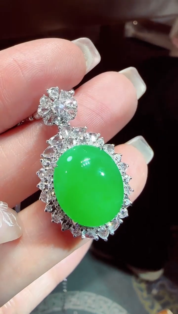 【闪购商品】翡翠吊坠(不含链)18K金镶嵌吊坠