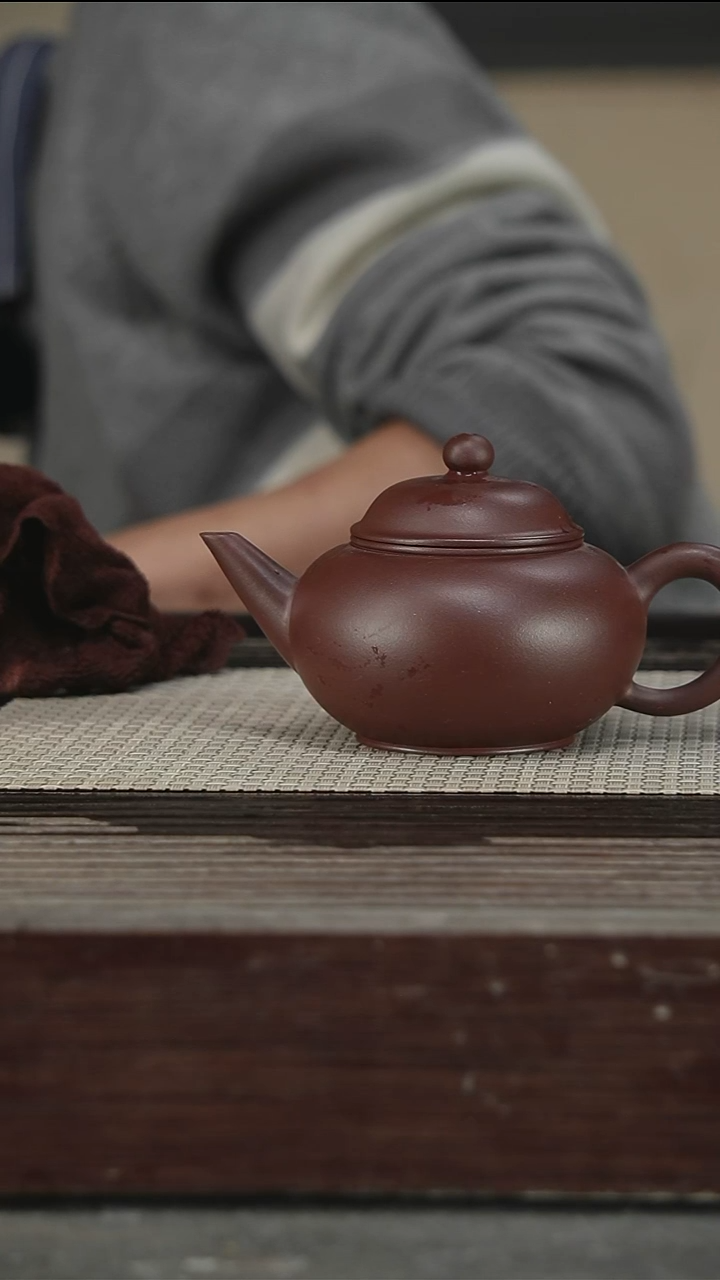 茶壶紫砂省大，带证200CC123号