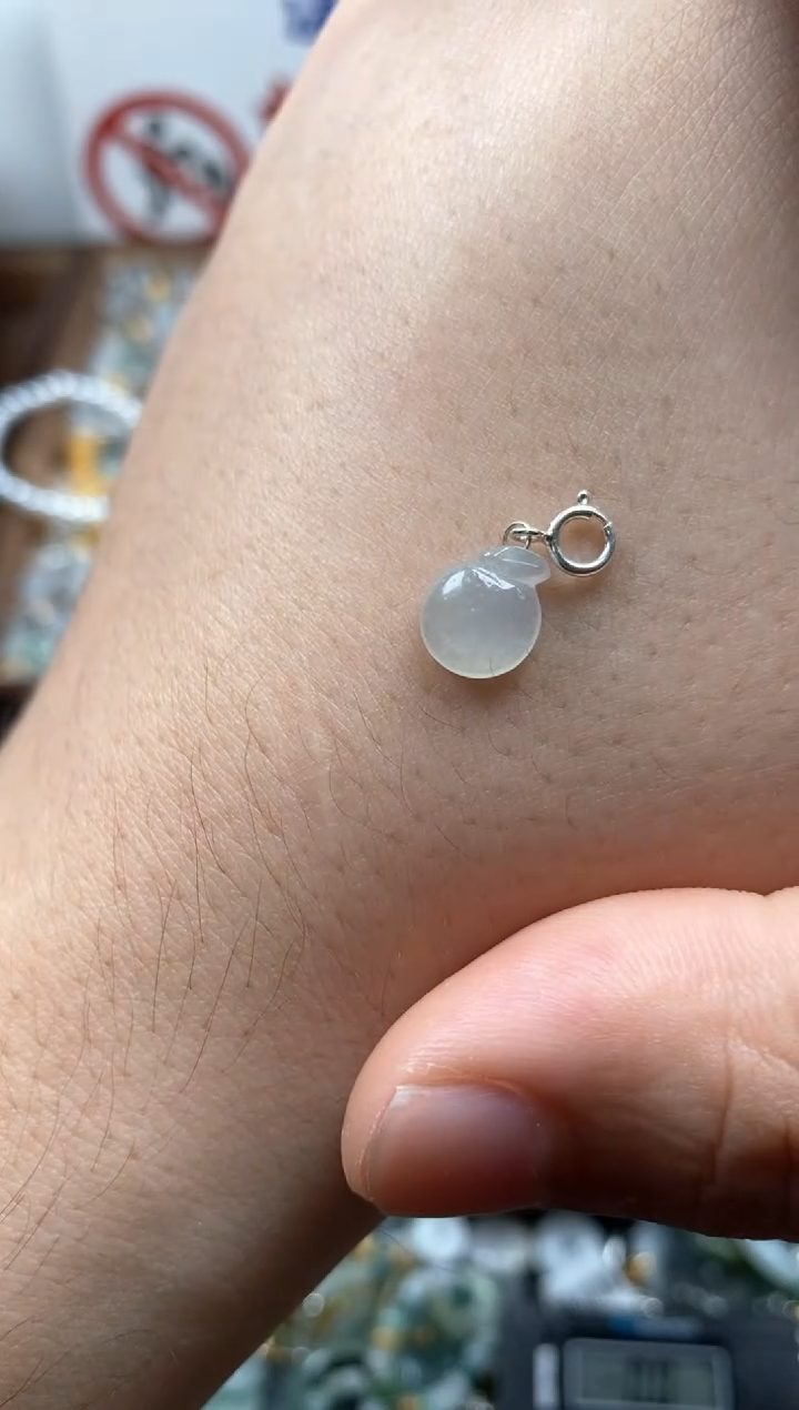 【闪购商品】翡翠颈饰未镶嵌哥哥