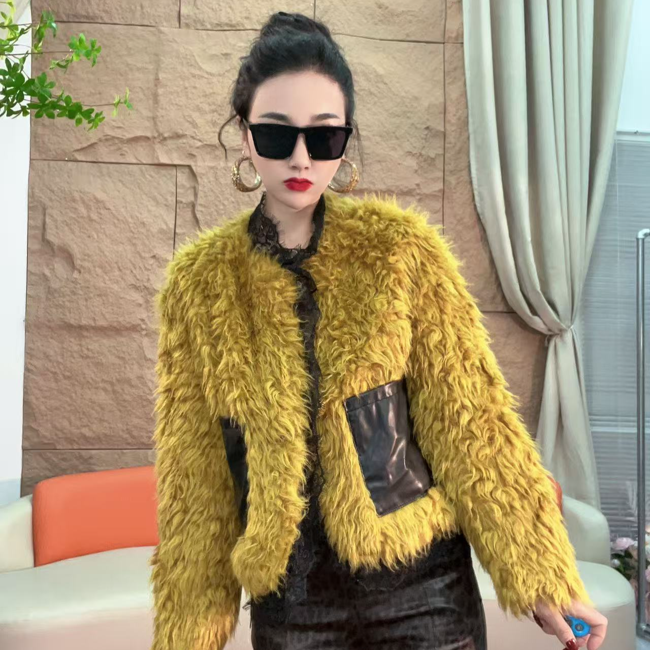 1030【凡家衣橱】冬季新款百搭仿羊羔毛拼接蕾丝边短外套轻奢