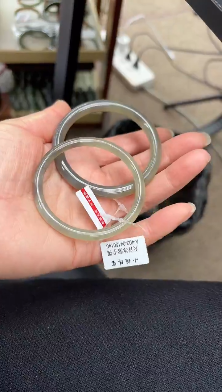 未镶嵌手镯和田玉A-1(多样性发其一)53-54mm