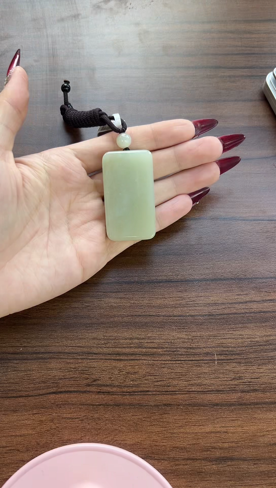 吊坠(赠链)未镶嵌和田玉且末微色差迪克兰二细吊坠mj