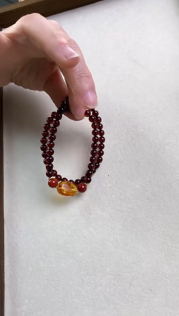 【闪购商品】琥珀颈饰未镶嵌血珀000000
