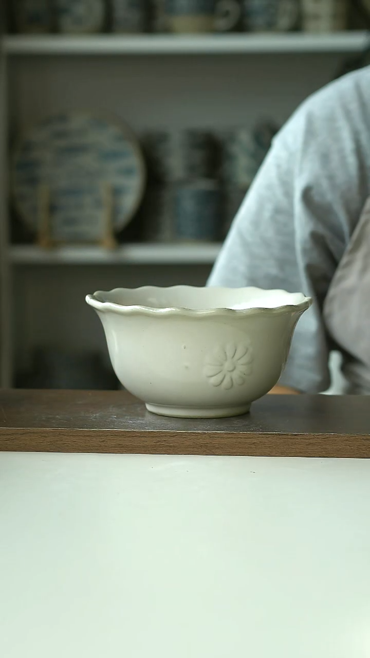 微瑕出德国浮雕花朵早餐碗14cm@4-2@