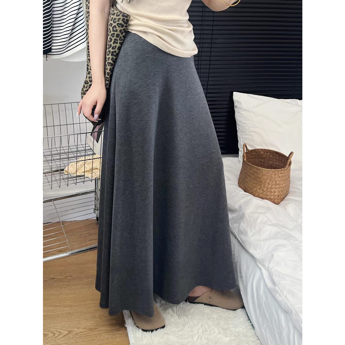 早秋A字伞裙高腰半身裙2025空气层裙子显瘦百搭长裙