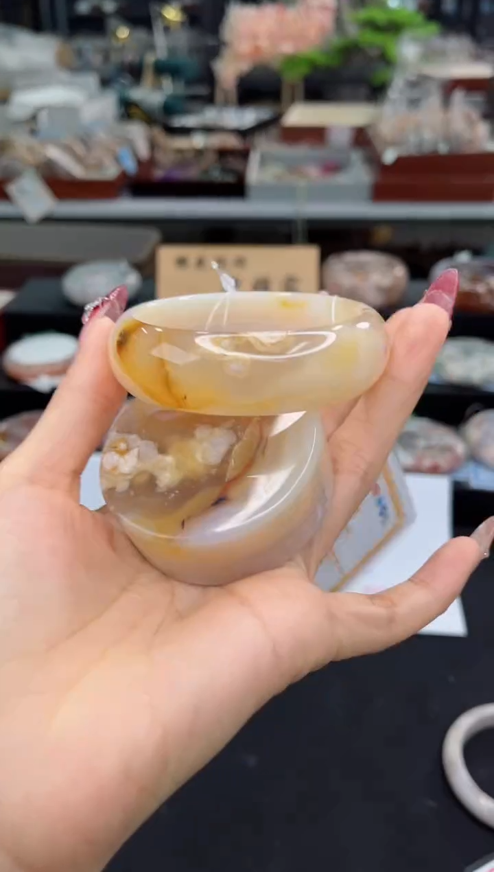 【闪购商品】石英质玉手镯未镶嵌58圈口（赠品镯心）1563287