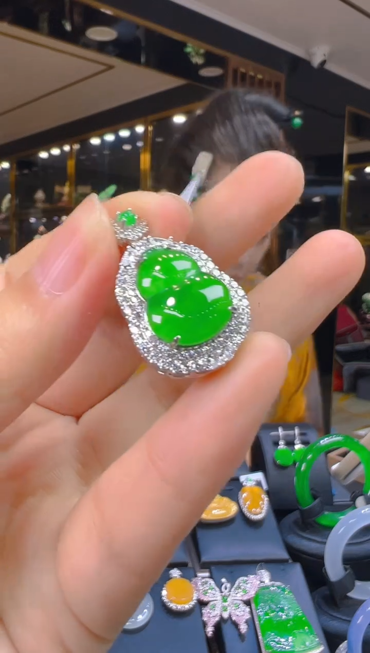 翡翠银S925镶嵌吊坠(赠链)258（多样性发其一）