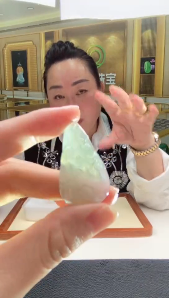 【闪购商品】定制翡翠未镶嵌天然翡翠a货吊坠喜上眉梢