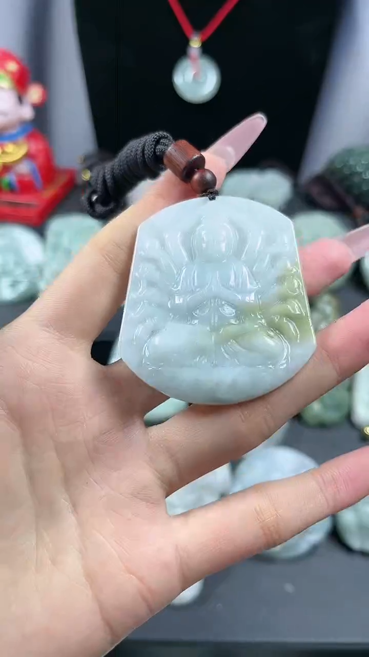 【闪购商品】翡翠颈饰未镶嵌千手观音