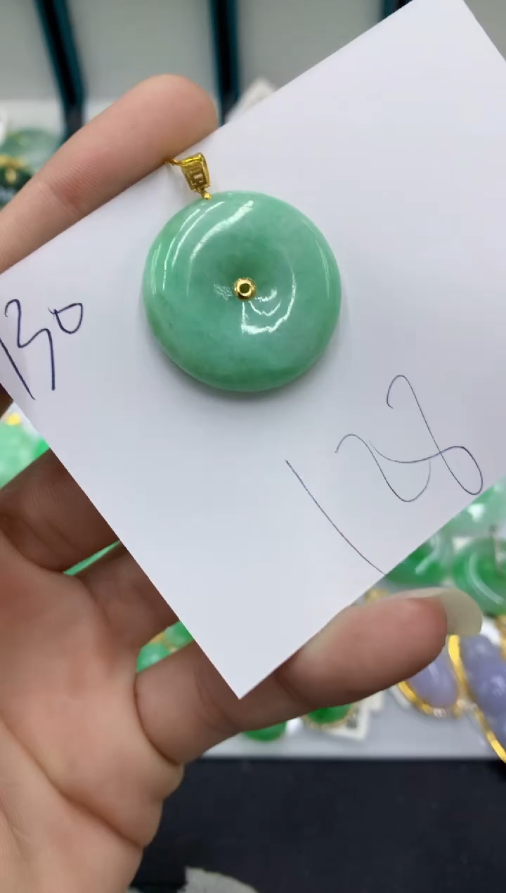 【闪购商品】翡翠颈饰18K金镶嵌翡翠