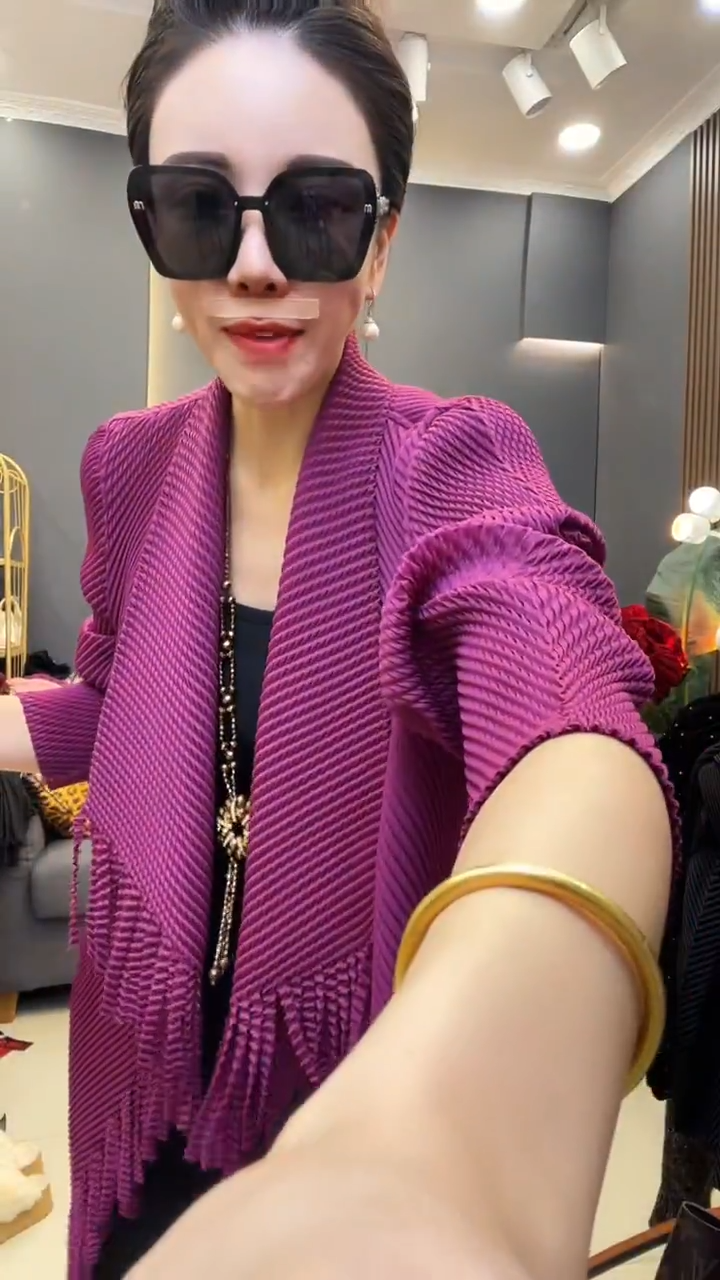 聚酯纤维（涤纶）玫紫色 流苏西服