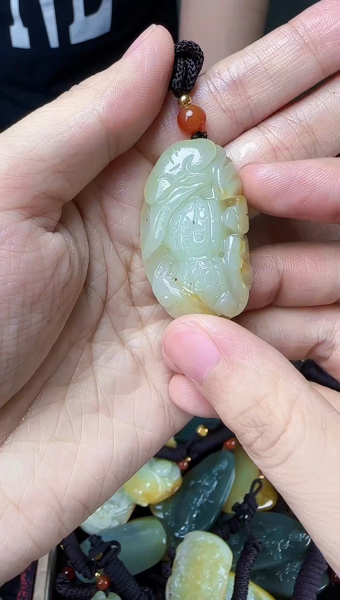 和田玉未镶嵌颈饰1