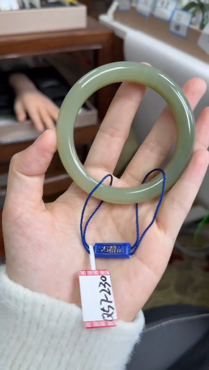 未镶嵌手镯和田玉57