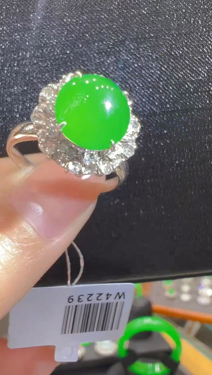 【闪购商品】翡翠戒指18K金镶嵌        