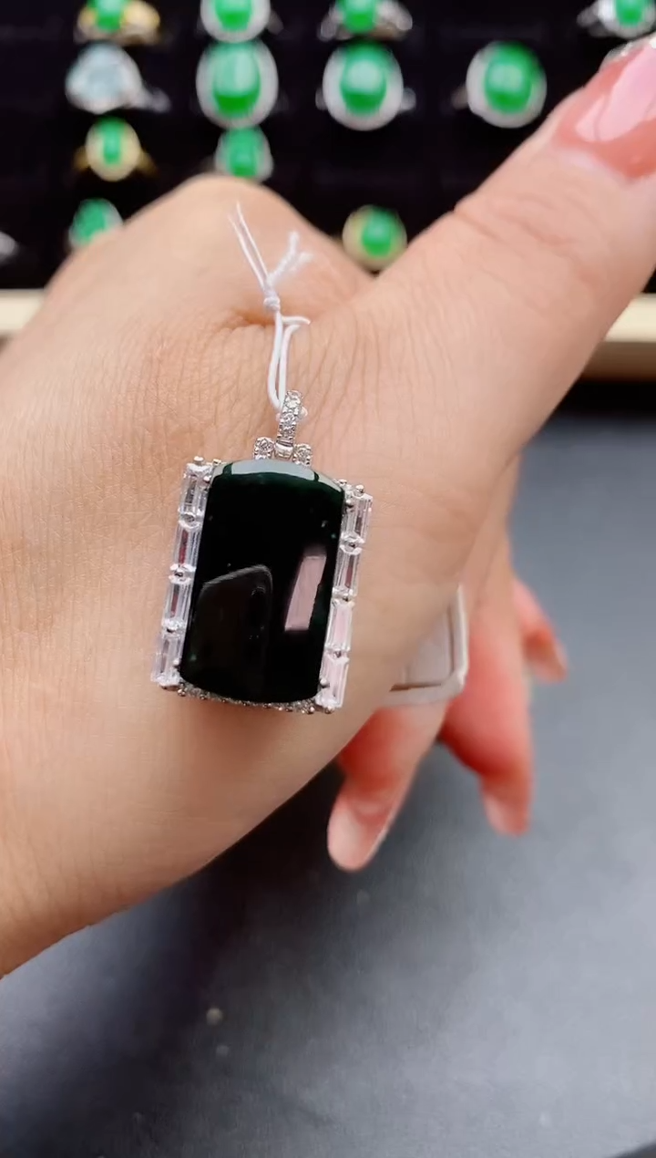 【闪购商品】翡翠吊坠(赠链)银S925镶嵌50800