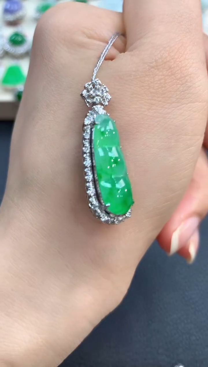 【闪购商品】翡翠吊坠(不含链)18K金镶嵌b105       