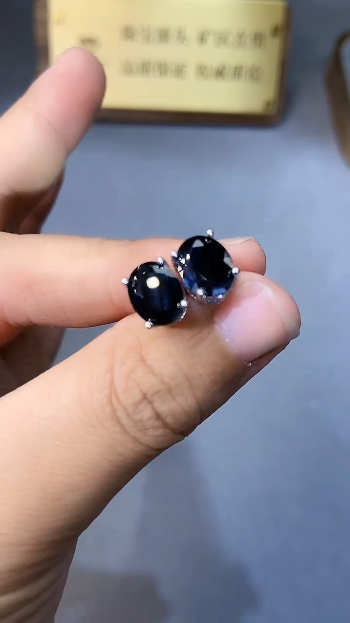 【闪购商品】蓝宝石耳饰银S925镶嵌354黑