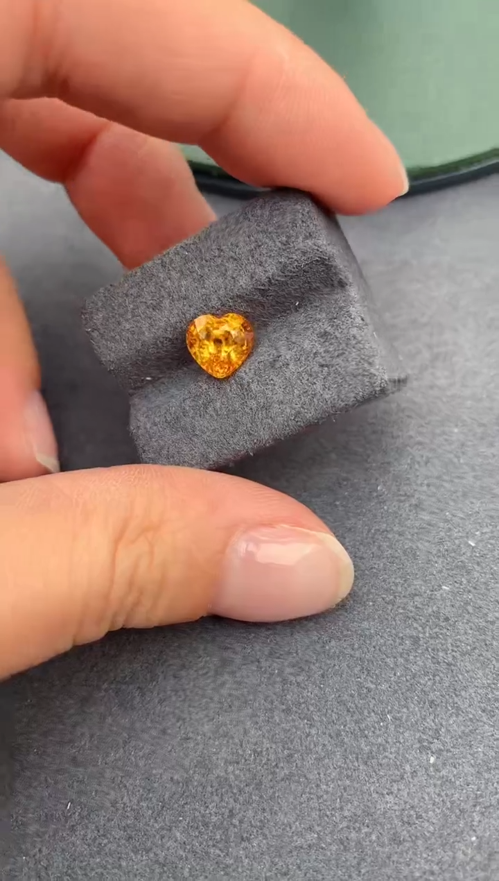【闪购商品】彩色蓝宝石裸石未镶嵌2ct黄蓝宝