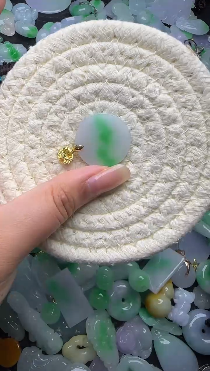 翡翠未镶嵌颈饰天然缅甸翡翠吊坠
