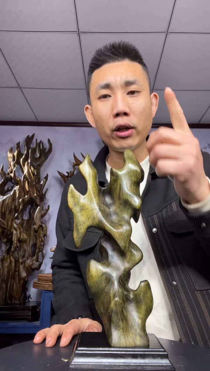 金丝楠木雕款李**说金丝楠木工艺品摆件