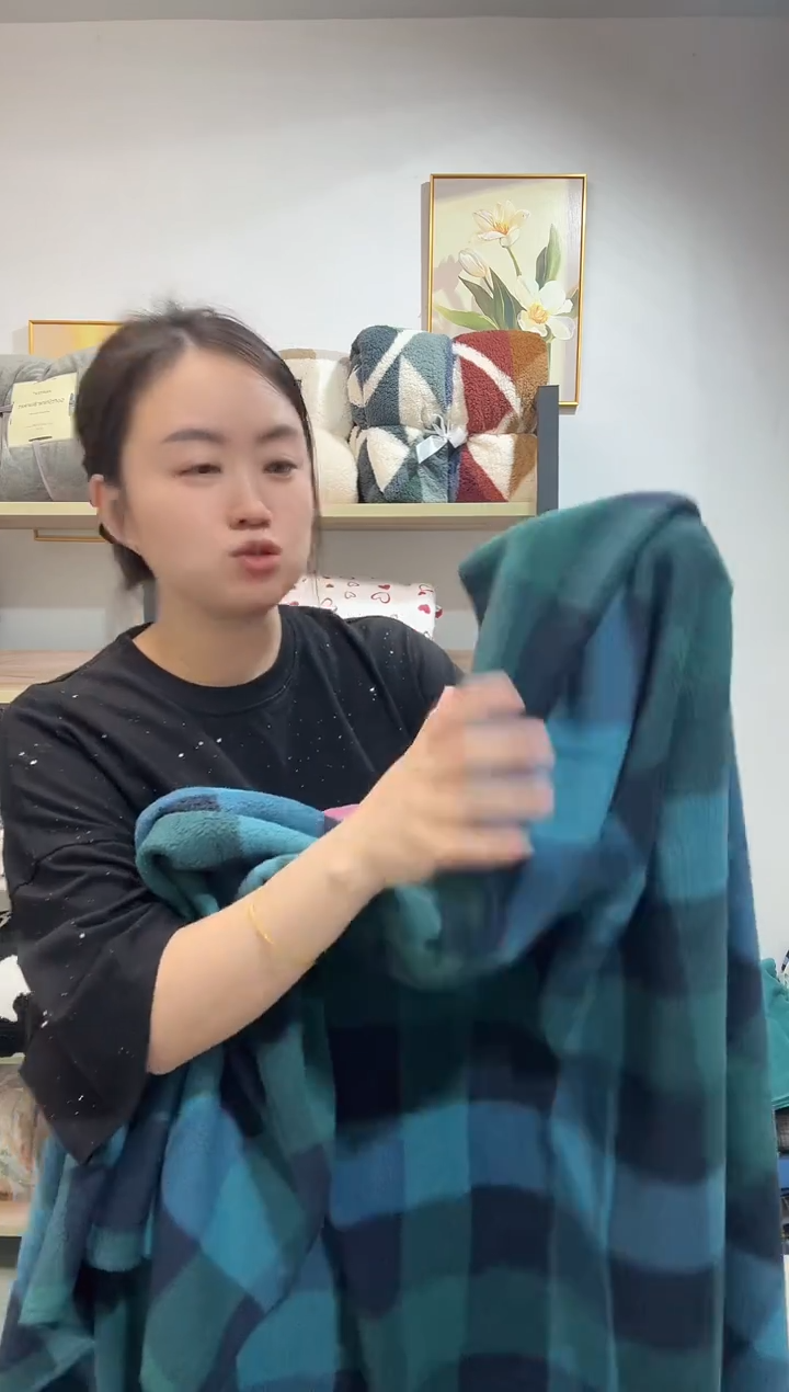 醋酯纤维150*200摇粒绒绿大格子