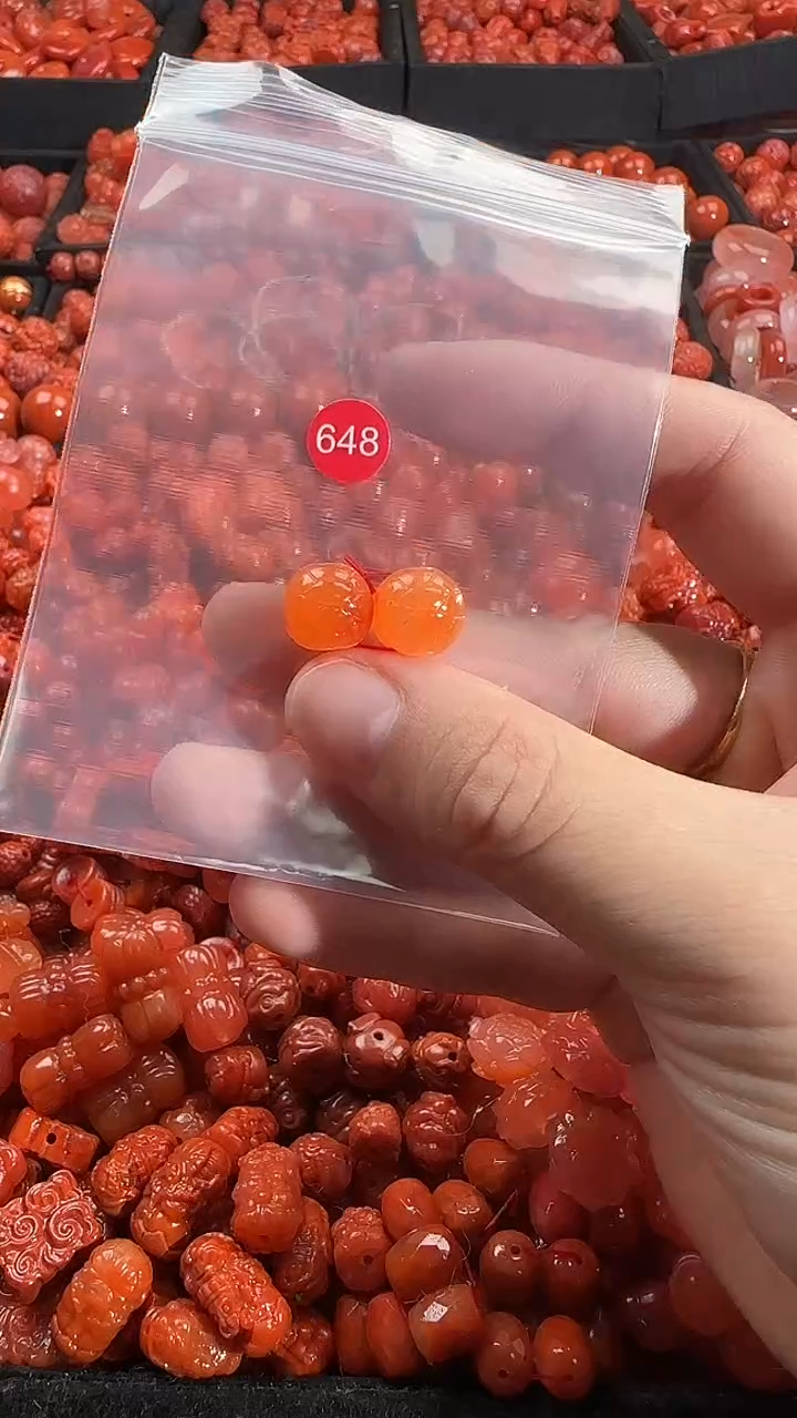 颈饰未镶嵌南红玛瑙1