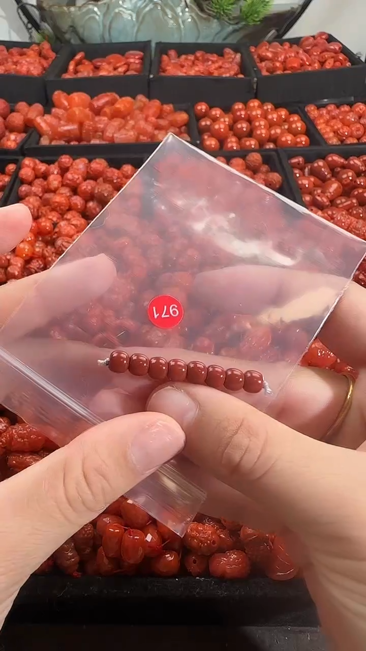 颈饰未镶嵌南红玛瑙1