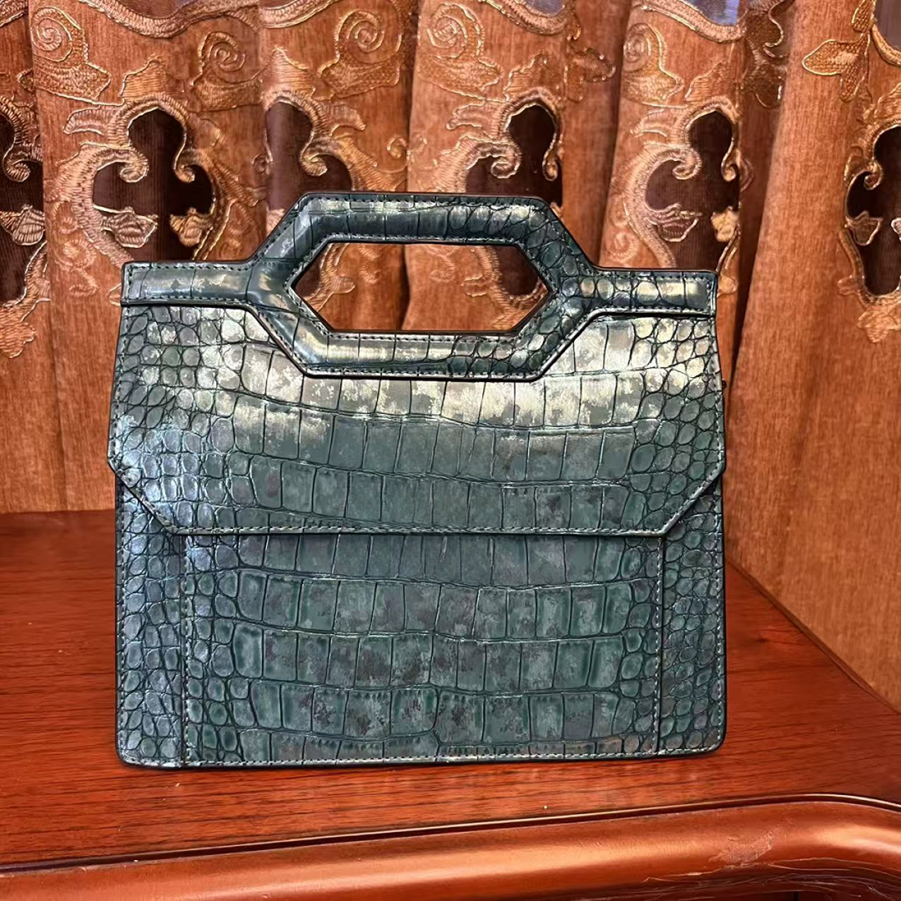 （乐乐的补贴）手提包