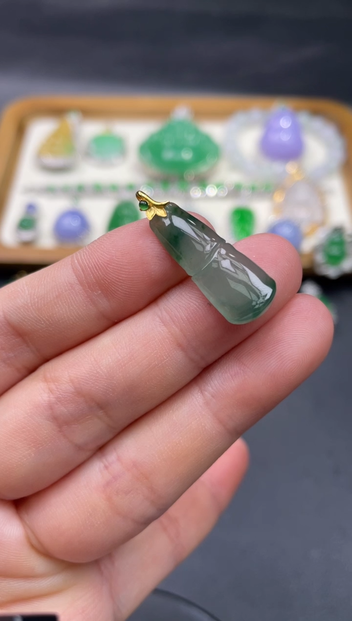 【闪购商品】翡翠颈饰18K金镶嵌54.........