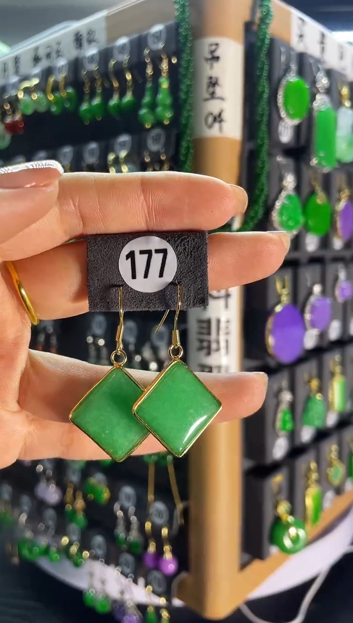 【闪购商品】翡翠耳饰银S925镶嵌177...