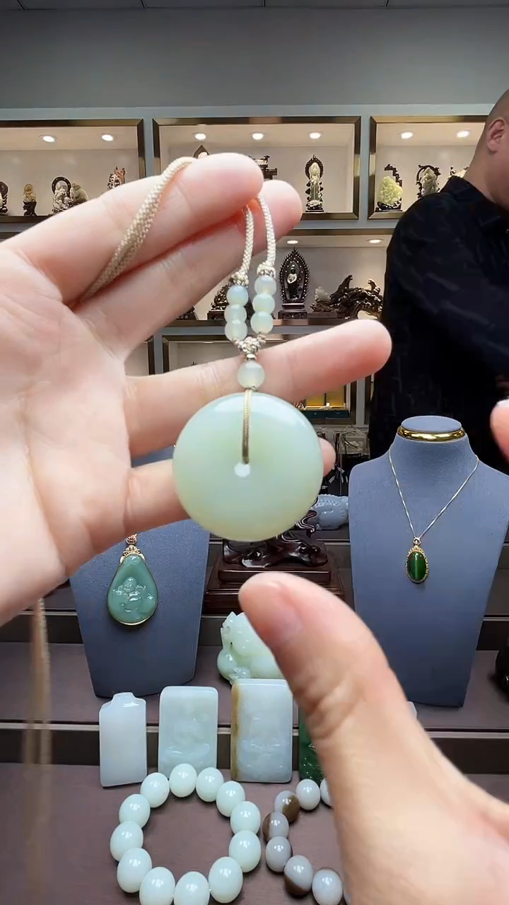 【闪购商品】和田玉颈饰未镶嵌苏