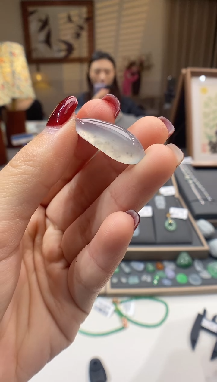 【闪购商品】翡翠颈饰未镶嵌福瓜