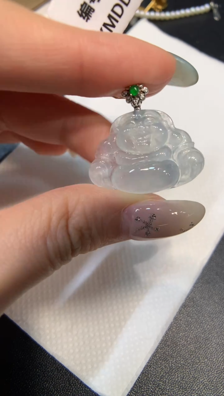 颈饰18K金镶嵌翡翠佛公