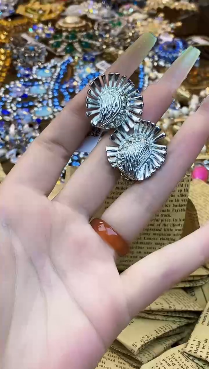 合金琉璃楚楚珠宝中古甄选不退换