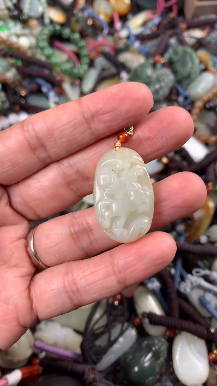 【闪购商品】和田玉颈饰未镶嵌多样性发货没有证书拍一发一有瑕