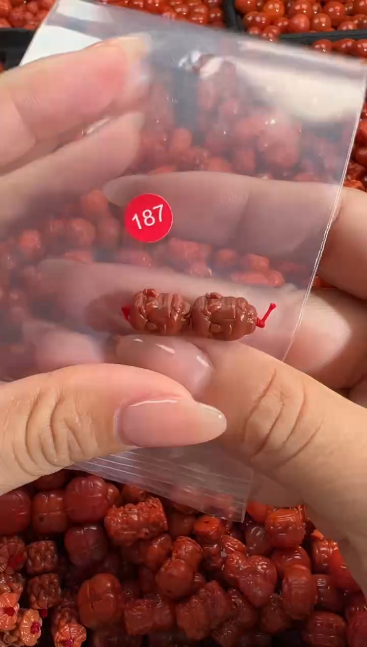 颈饰未镶嵌南红玛瑙1