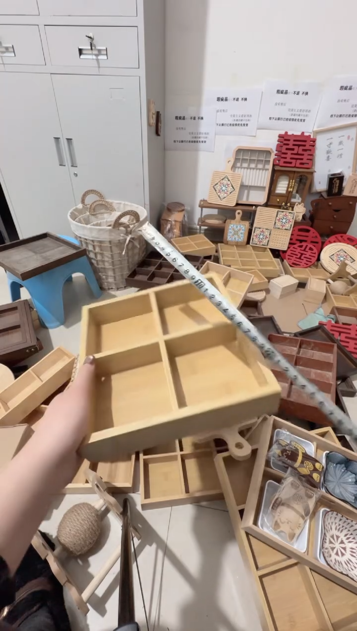 原木色四宫格微瑕拍下不退不换