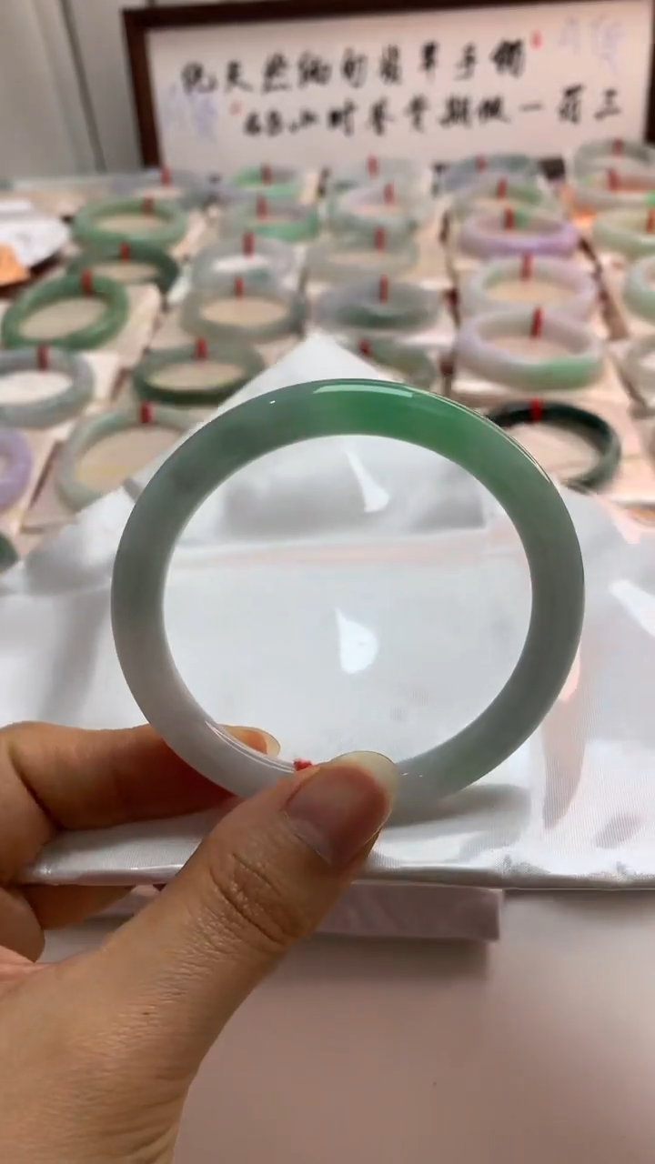 未镶嵌手镯翡翠58圆条有种有色