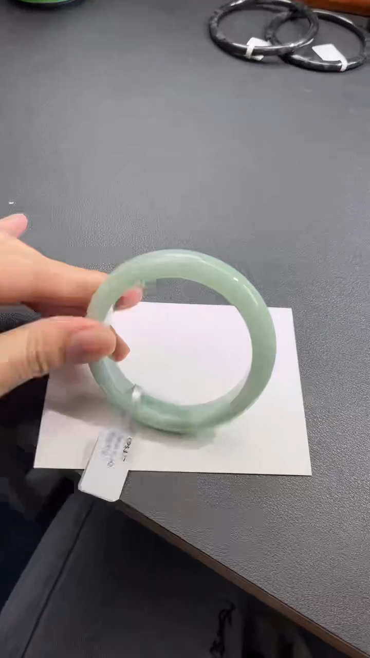 【闪购商品】翡翠手镯未镶嵌正圈