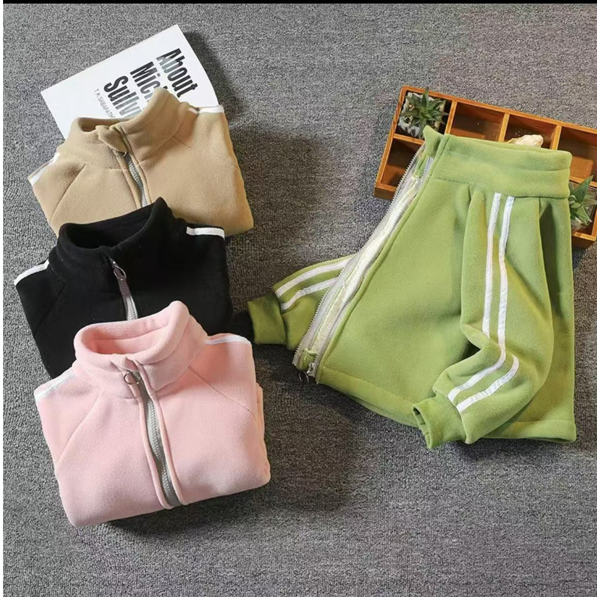 纯色常规男女童小童加绒加厚款中大童拉链春秋加绒男童普通外套