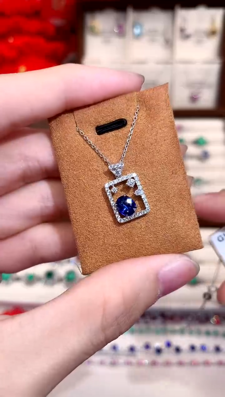 【闪购商品】蓝宝石项链18K金镶嵌0.70ct/天然宝石/七天无理由