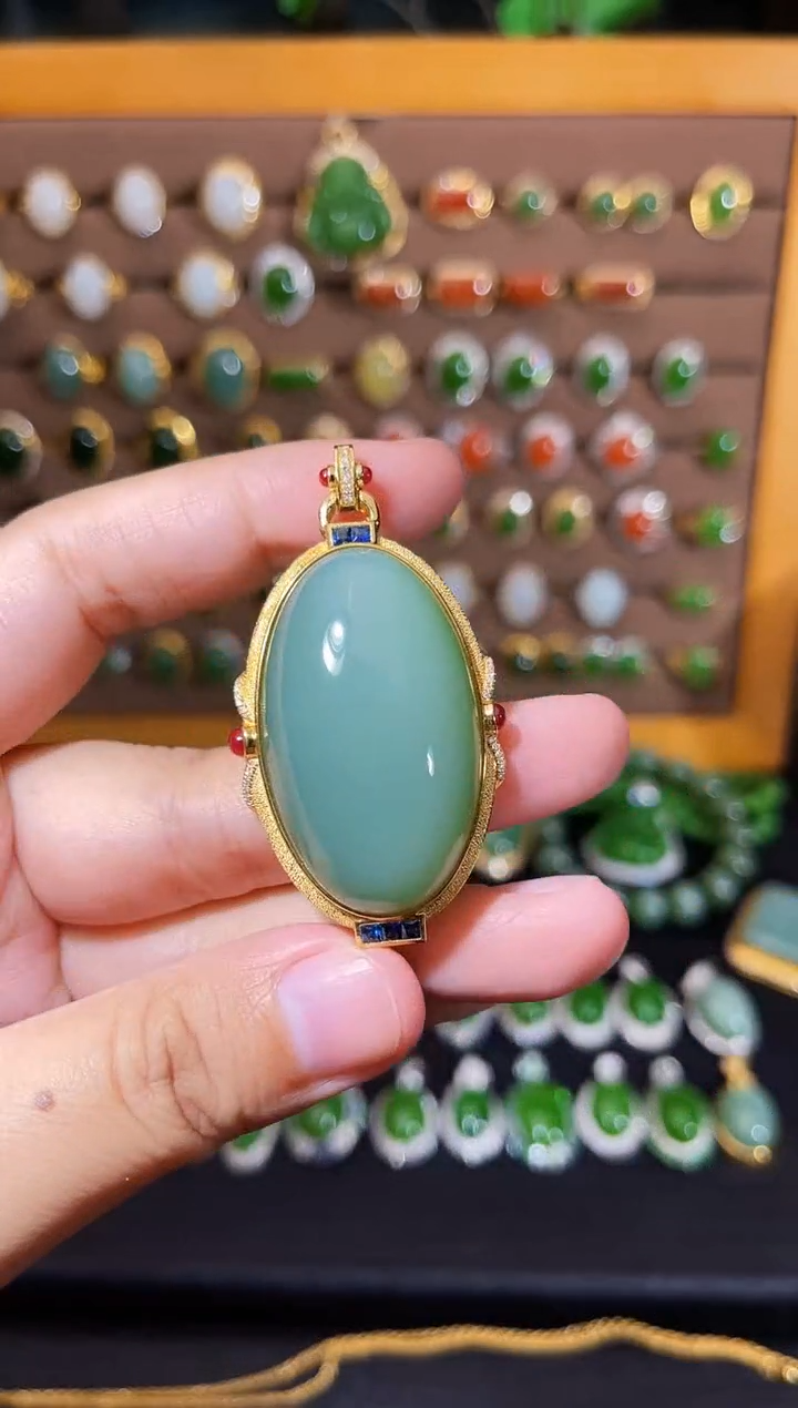 【闪购商品】和田玉吊坠18K金镶嵌粉青厚金镶嵌吊坠